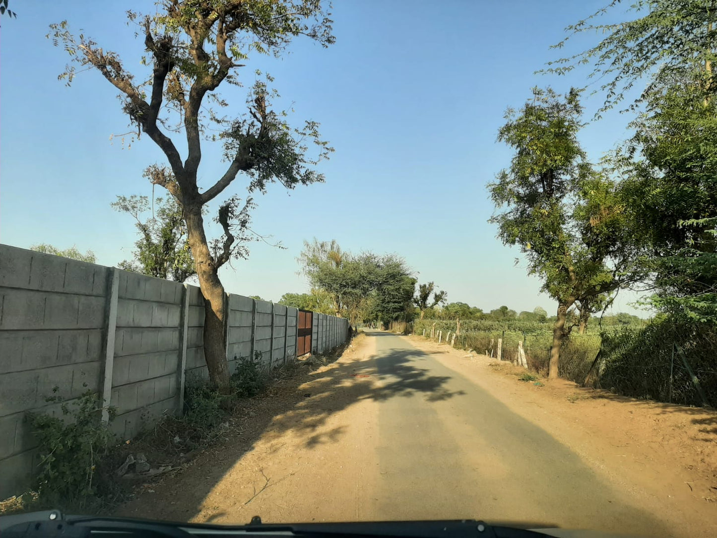 JR1054 - શાહપુર ગિફ્ટઝોન (રિવરફ્રન્ટ પાસે) 1 વીઘા રોડ ટચ જમીન વેચાણ માટે – NA અને ટાઈટલ ક્લિયર