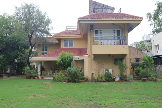 JR1010 - Bopal (Ahmedabad) માં 900 વારનો લક્ઝરી બંગલો વેચાણ માટે – Prime Location સાથે Garden & Modern Amenities