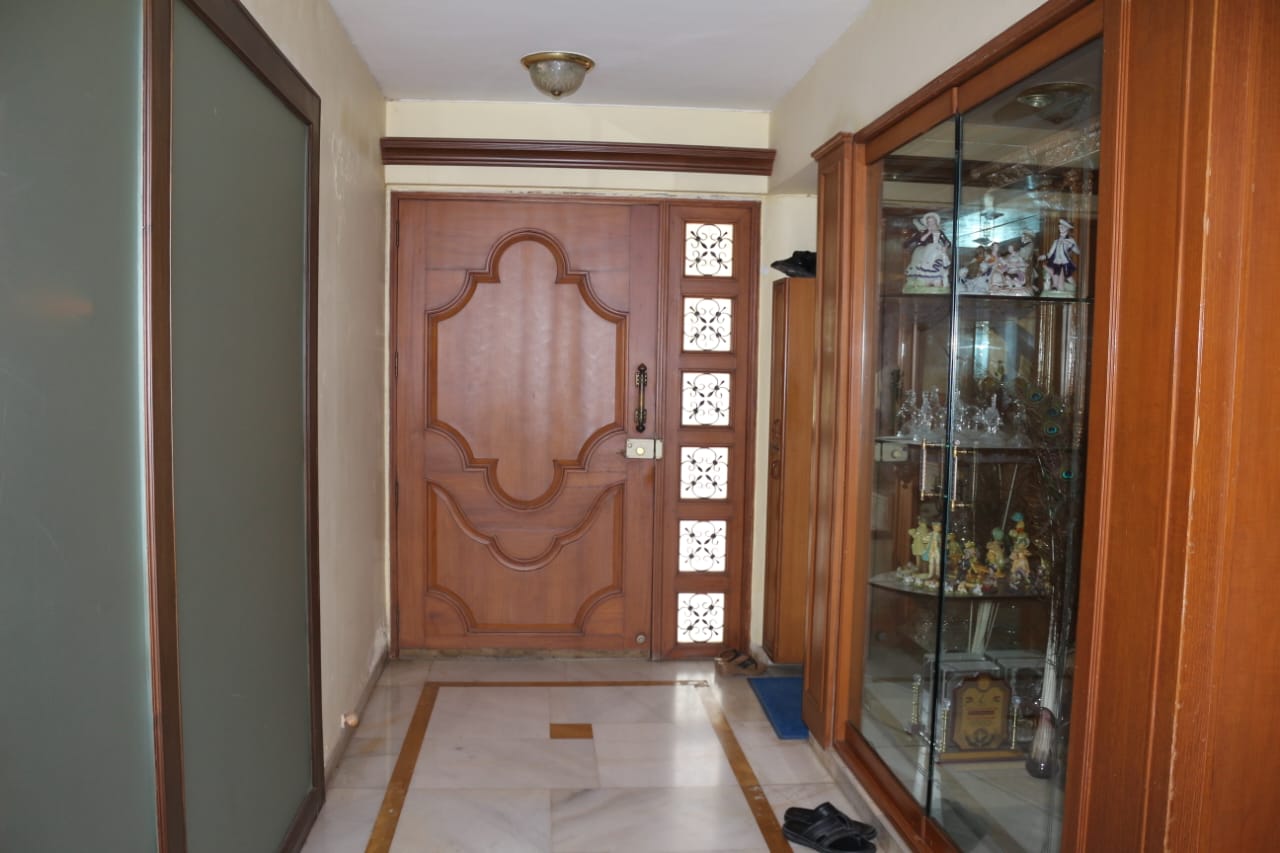 JR1010 - Bopal (Ahmedabad) માં 900 વારનો લક્ઝરી બંગલો વેચાણ માટે – Prime Location સાથે Garden & Modern Amenities