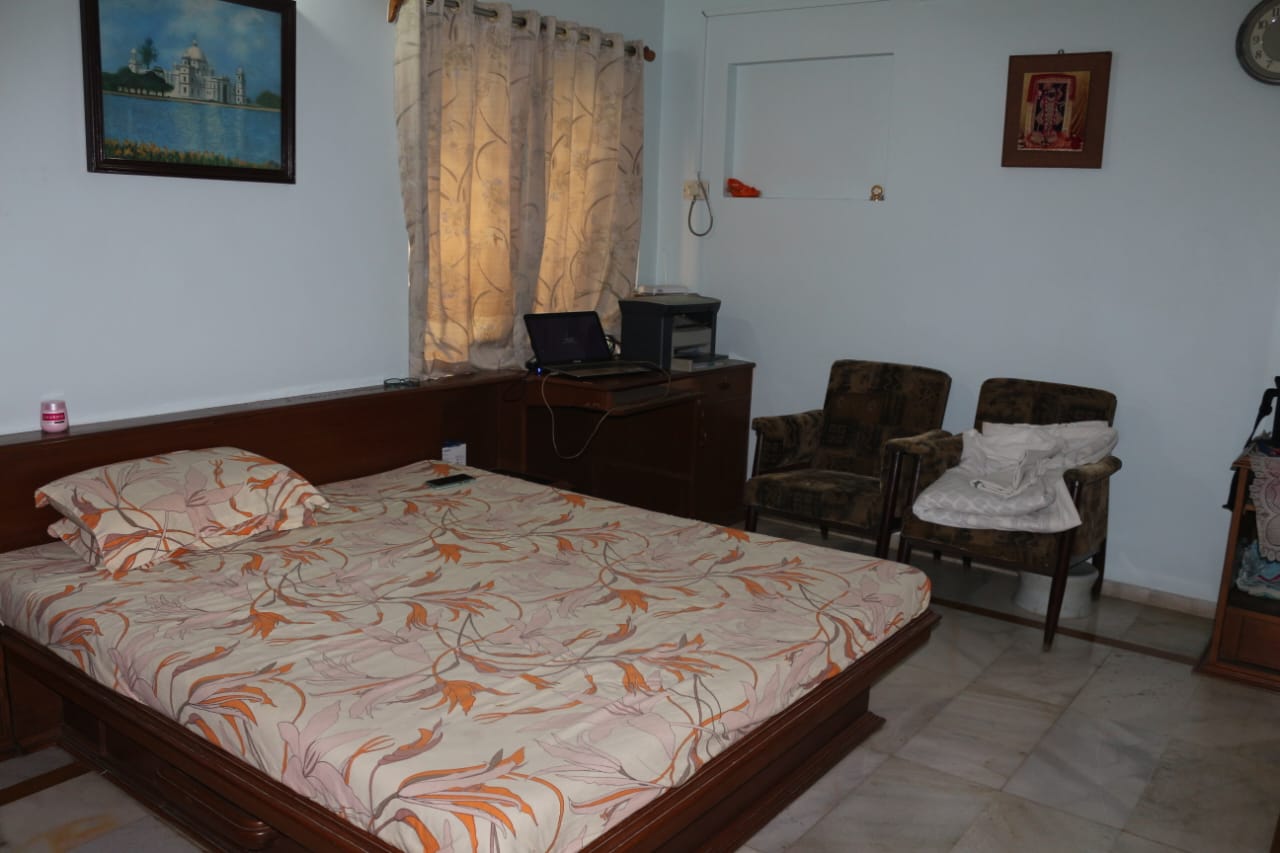 JR1010 - Bopal (Ahmedabad) માં 900 વારનો લક્ઝરી બંગલો વેચાણ માટે – Prime Location સાથે Garden & Modern Amenities