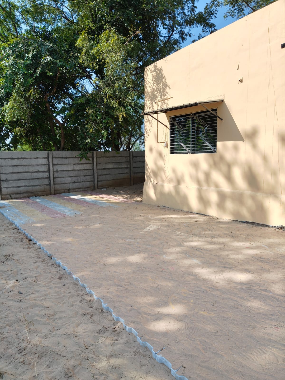 JR1018 - Sadara Village (Mahemdavad) ખાતે 2.5 વીઘા તૈયાર Farm House વેચાણ માટે — ફળના છોડ, બોર અને RCC દીવાલ