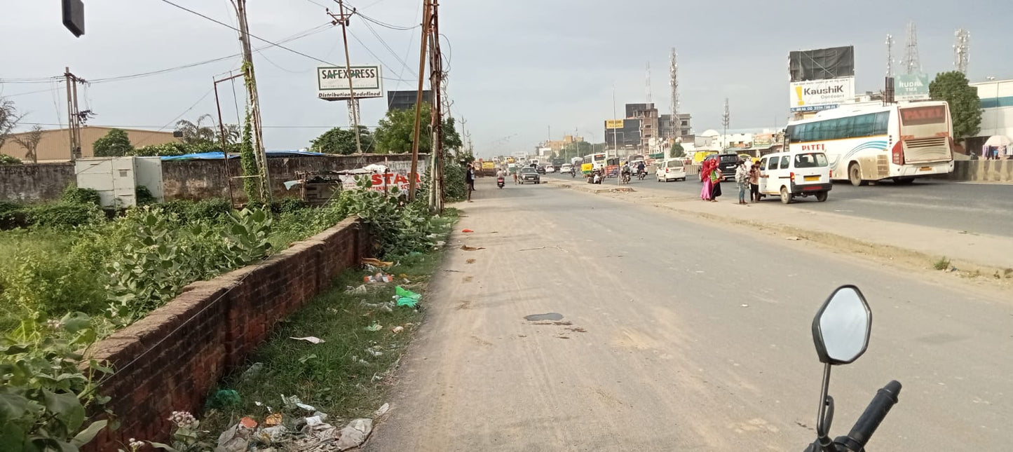 JR1056 - રાજકોટ–અમદાવાદ હાઇવે ટચ 12,000 વાર જમીન વેચાણ માટે — મુખ્ય હાઇવે પરથી સીધી એન્ટ્રી