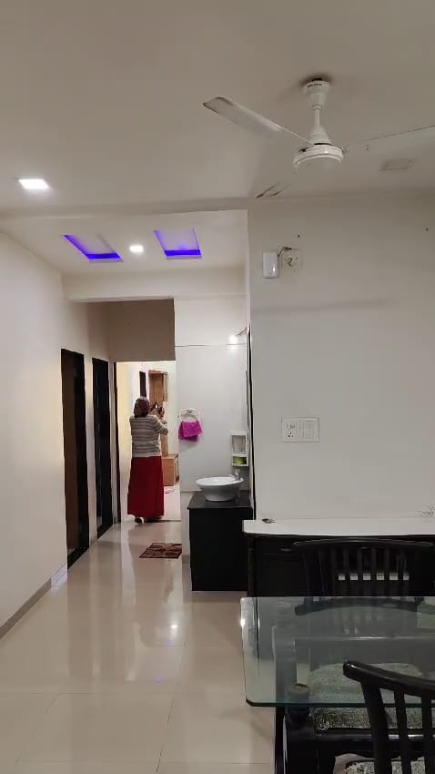 JR1081 - સોલા  (કારગિલ પેટ્રોલ પંપ સામે) UNIQUE ESSENZA માં 3BHK લક્ઝરી ફ્લેટ વેચાણ માટે